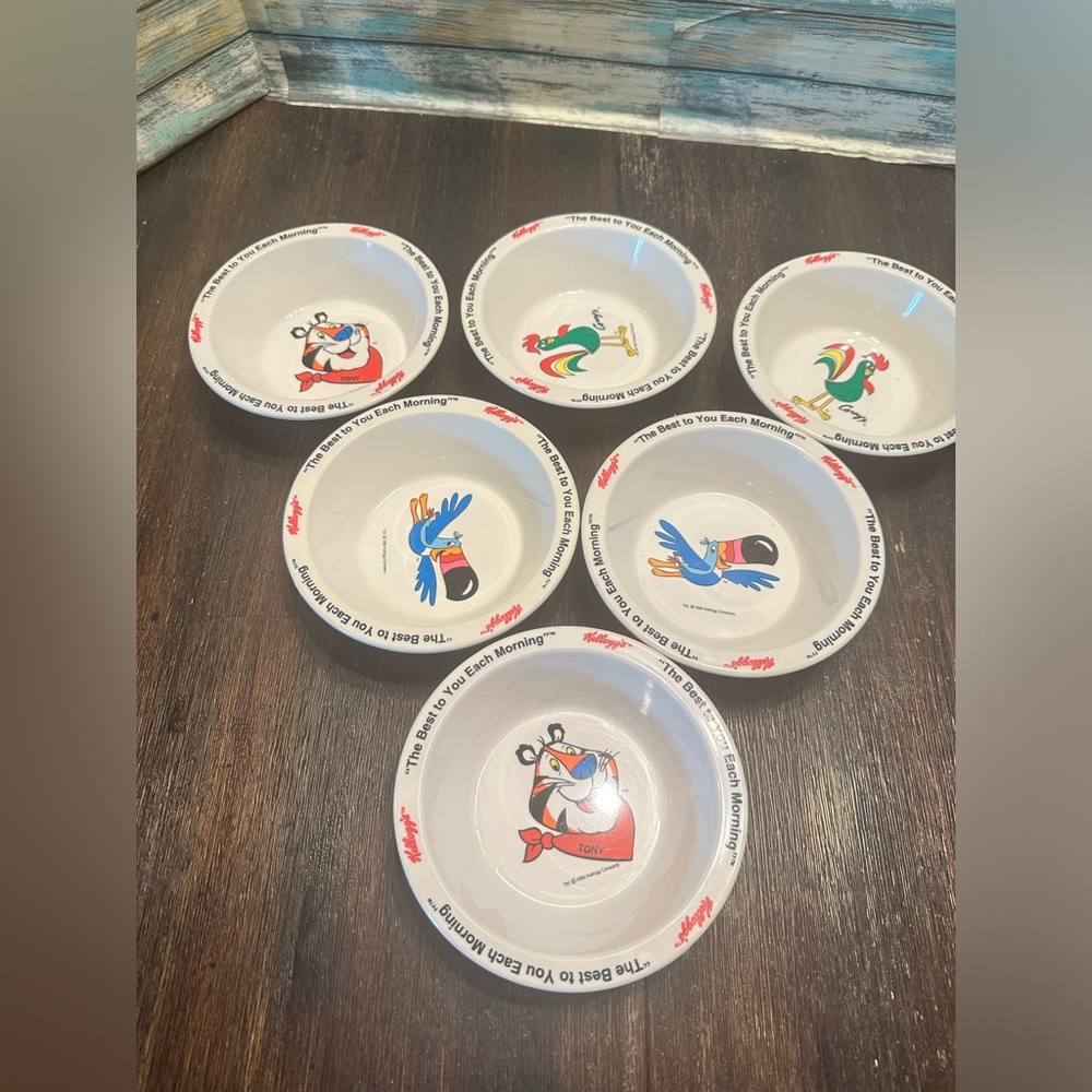 Like NEW Kellogg cereal bowls.